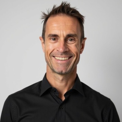 Dr Peter Simpson