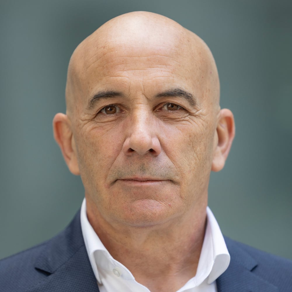 Mark Rix Pic new small sq-1