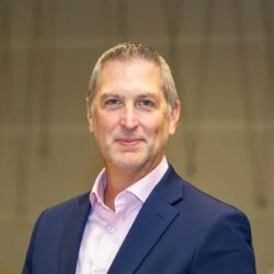 ey-frank-giampietro-lite-250x250